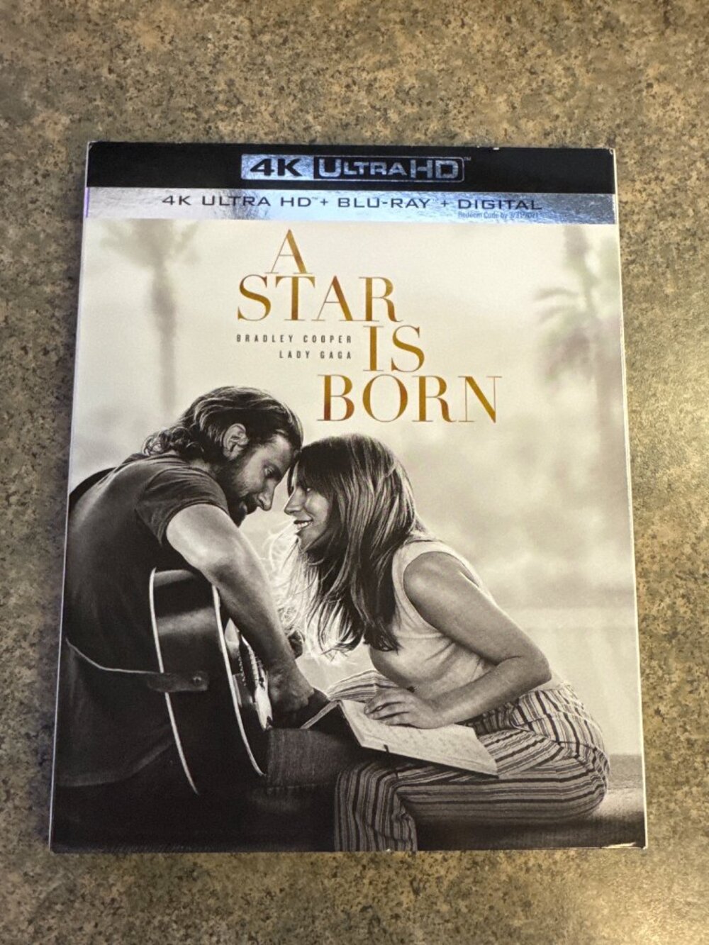 A Star Is Born 4K Ultra HD + Blu-Ray + Digital Combo Pack Bradley Cooper & Lady